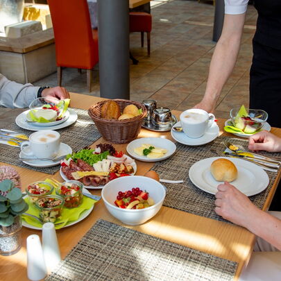 Frühstück im "Sendig's Wintergarten"
